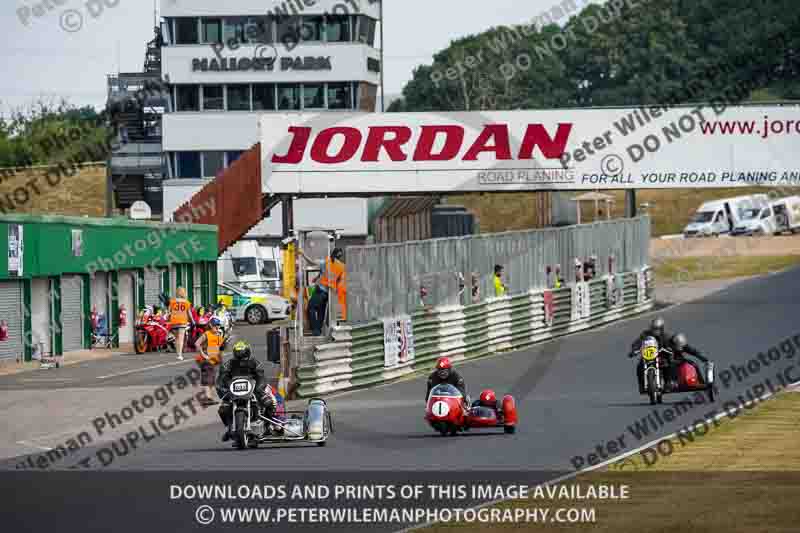 Vintage motorcycle club;eventdigitalimages;mallory park;mallory park trackday photographs;no limits trackdays;peter wileman photography;trackday digital images;trackday photos;vmcc festival 1000 bikes photographs